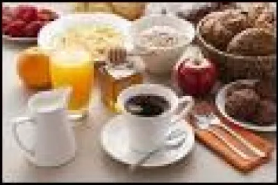 Parmi les quatre propositions, quel est le petit-déjeuner le plus équilibré pour être en forme toute la journée ?