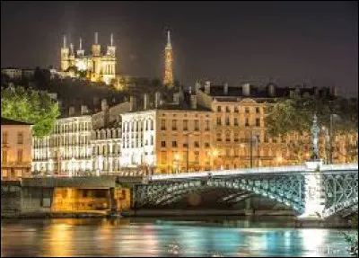 Bas comme basilique ! : où se trouve la basilique Notre-Dame de Fourvière ?