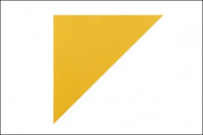 La somme des trois angles d'un triangle est égale à :