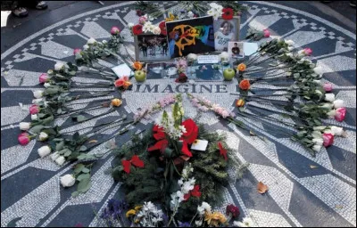 Ce 8 décembre, John Lennon est assassiné à New York : c'était en ...