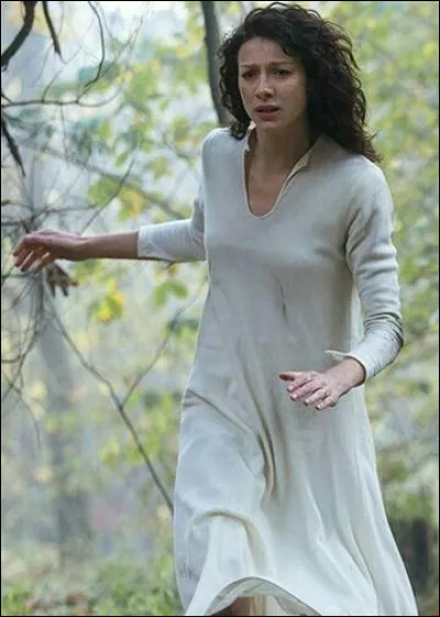 Comment Claire rencontre-t-elle la bande de Dougal ?