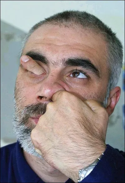 Se faire ______ dans ___________.