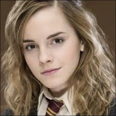 De qui Hermione tente-t-elle de prendre l'apparence en buvant du polynectar pendant la deuxième année ?