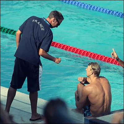 Qui est l'entraîneur de Laure Manaudou ?