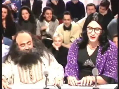 Un indice pour le personnage de gauche : Rain and Tears !