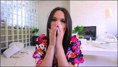 A-t-elle fait un house tour ?