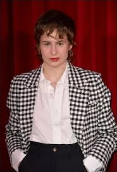 Complétez le titre de cette chanson : "Chaleur...