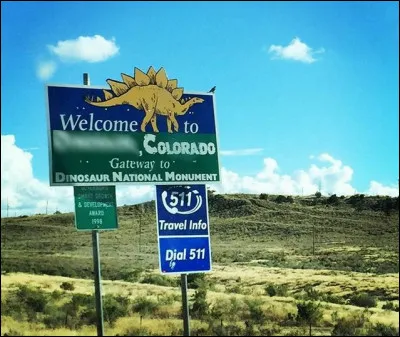 Je me demande comment on aurait appelé cette bourgade si on y avait trouvé un coprolithe de mammouth...