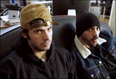 Catastrophe ! Orelsan a enregistré un morceau intitulé "Mon pote" avec un autre rappeur que Gringe, avec qui il forme pourtant le duo Casseurs Flowteurs ! Mais avec qui l'a-t-il donc enregistré ?