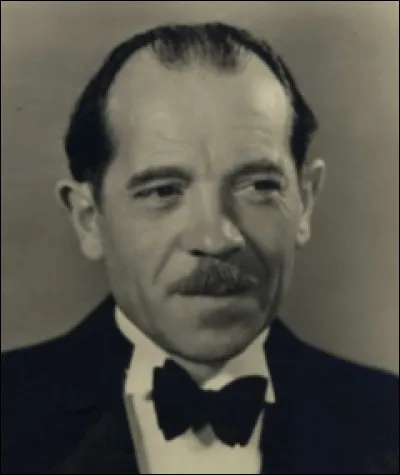 Après avoir commencé sa carrière cinématographique en 1931 à l'âge de 47 ans, il est l'un des grands seconds rôles du cinéma français des années 1930 à 1950 ; on le voit dans de nombreux films dont "Adrienne Lecouvreur" de Marcel L'Herbier ou "La Tradition de minuit" de Roger Richebé : c'est ...