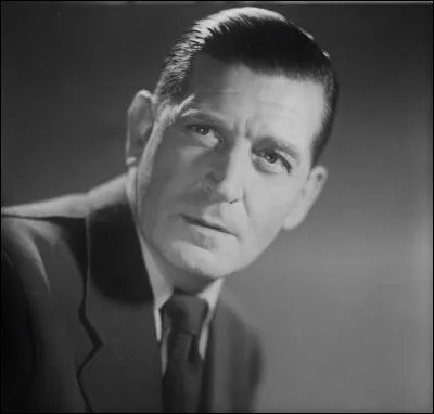 En 1930, il tourne dans "Sous les toits de Paris" de René Clair, où il chante la chanson titre. Il chante aussi de nombreux autres succès des années 1930 : "Comme de bien entendu", "La Valse à Dédé de Montmartre", "Une java", "Amusez-vous", "Dans la vie faut pas s'en faire", joue dans "L'Inconnue de Monte-Carlo", "Métropolitain" : c'est ...