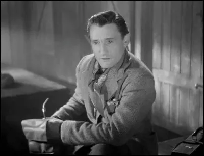 Il est connu pour ses seconds rôles dans les films des années 30 "La Bandera", "Les Bas-fonds" et "Le Quai des brumes" ; il incarne Jésus Christ dans "Golgotha" en 1935 : c'est ...