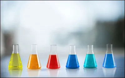 Laquelle de ces formules désigne l'ion chlorure ?