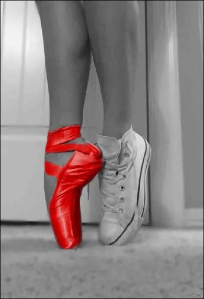 Qu'est-ce que le groupe "Les Forbans" conseillait de mettre en chantant "chante, chante, danse..." ?