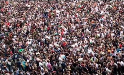 Quelle est la population approximative de l'île de Capri ?