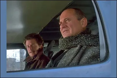 Que faisait Kevin quand les voleurs se sont approchés de la maison pour la première fois ?