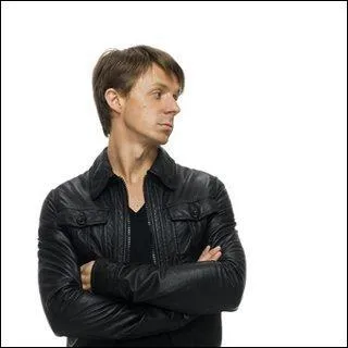 Qui est ce chanteur ?