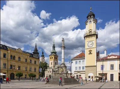 Banská Bystrica, ville de 75 000 habitants située à la charnière des trois chaînes de montagnes est une ville de ...