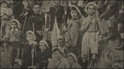 Les colonies de vacances sont désormais des groupes où on peut rencontrer de nouveaux amis et découvrir de nouveaux endroits. 
Mais quelle est l'année de la première colonie dans le monde ?