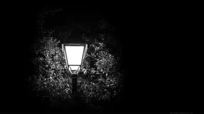 Elle se traduit par "black" en anglais !