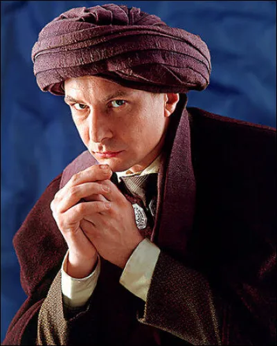 Dans quelle maison était Quirinus Quirrell ?