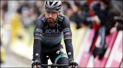 Quelle est la nationalité du cycliste Peter Sagan ?