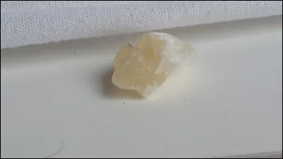 Merci d'avoir joué ! Il reste une pierre à ma collection, quel est son nom ?