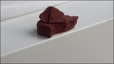 Je ne vous donne plus d'indice, sinon, vous allez tout trouver ! 
Regardez l'image, quelles sont ces pierres ?