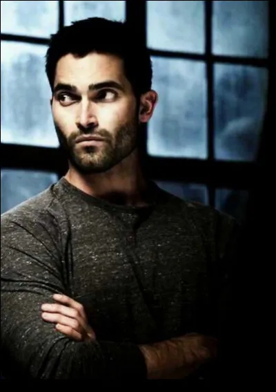 Quand Derek se transforme, comment sont ses yeux ?