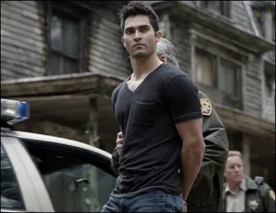 Au début de la série, où habite-t-il ?