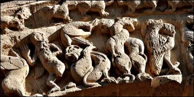 Outre les animaux, on repère aussi nombre de personnages fantastiques issus de la mythologie antique : quel est celui-ci (2e à gauche auquel il manque la jambe gauche ?)