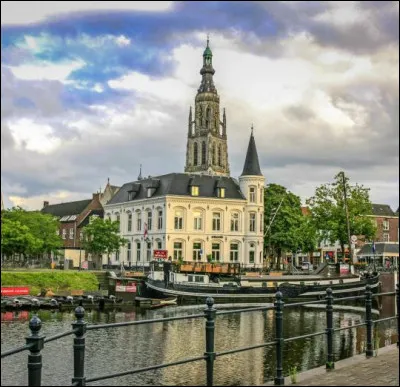 Ville des Pays-Bas de 180 000 habitants, située dans la province du Brabant-Septentrional :