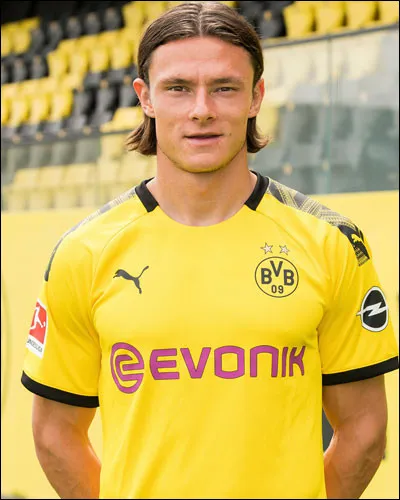 Qui est ce footballeur ?