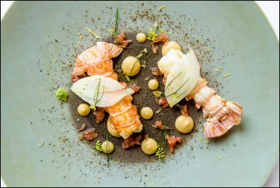 Lass comme "Lasserre" : Prestigieux restaurant parisien que le restaurant Lasserre où les maîtres d'hôtels en queue de pie seront tout à votre attention ! Que sont ces jolis crustacés qu'on peut y déguster ?