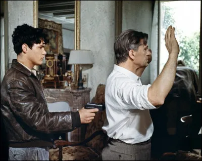 En 1944, un jeune paysan veut entrer dans le maquis, puis il dénonce son instituteur de s'engage dans la Gestapo : ce film de Louis Malle, c'est ...