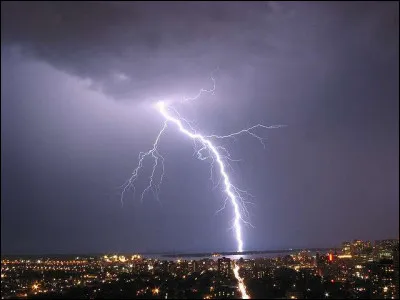 Quel sportif est surnommé "la Foudre ?"