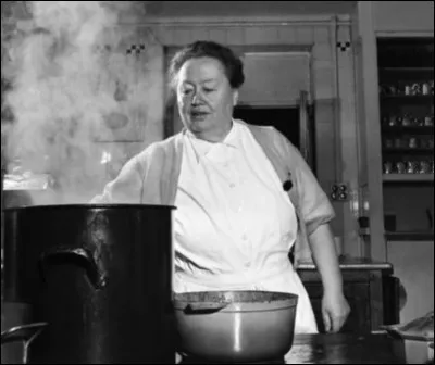 Chef cuisinière de renom, ayant obtenue trois étoiles au Guide Michelin, il s'agit d'... Brazier.