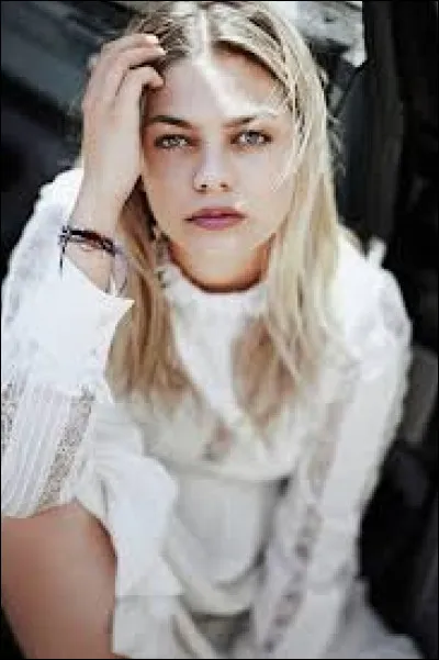 Complétez le titre de cette chanson : "Nuit...