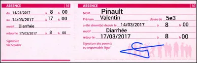 Où doivent se rendre les élèves qui étaient absents pour montrer leur justificatif ?