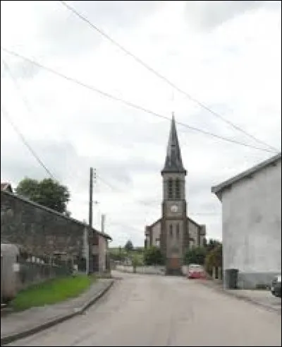 Voici l'&eacute;glise Sainte-Colombe de Provench&egrave;res-l&egrave;s-Darney. Commune du Grand-Est, dans l'arrondissement de Neufch&acirc;teau, elle se situe dans le d&eacute;partement ...