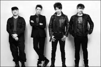 Comment se nomme le 9e album studio du groupe Indochine ?