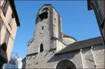 Nous sommes en Nouvelle-Aquitaine, à Lasseubetat. Village viticole Béarnais, il se situe dans le département ...
