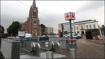 Commune du département du Nord (59) peuplée de 41000 habitants. 
Ville frontalière de la Belgique - Le canal de Roubaix, rouvert à la navigation depuis 2009 - Le musée des Arts et Traditions populaires.