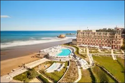 Comment s'appelle le palace de Biarritz ?