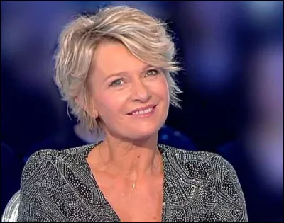 Animatrice célèbre de télévision, c'est ... Davant.