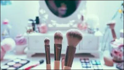 Lesquels de ces youtubeurs réalisent des vidéos sur le maquillage ?