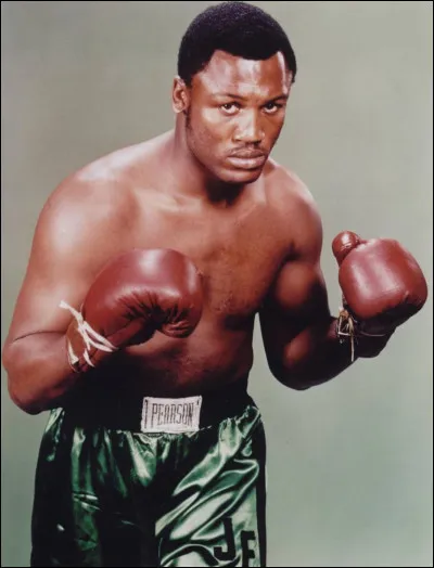 Légende dans le monde la boxe, voici l'américain ... Frazier.