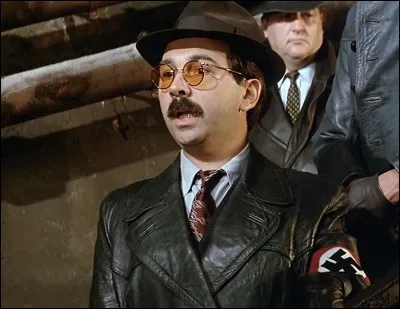 Ce film, sorti en 1983, adapté d'une pièce de théâtre de Martin Lamotte et Christian Clavier, parodie loufoque qui tourne en dérision la résistance et l'occupation, a connu un grand succès auprès du public : c'est ...