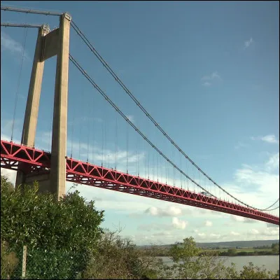 Qui des trois, passe sous le Pont de Tabanta ?