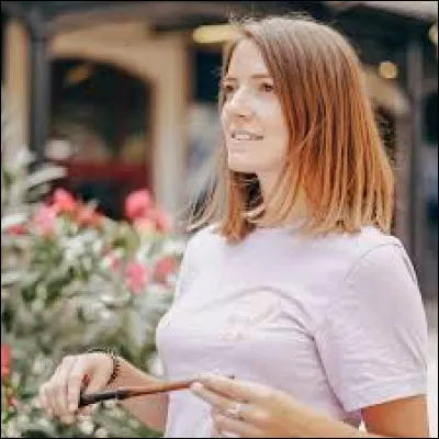 Qui est cette youtubeuse ?